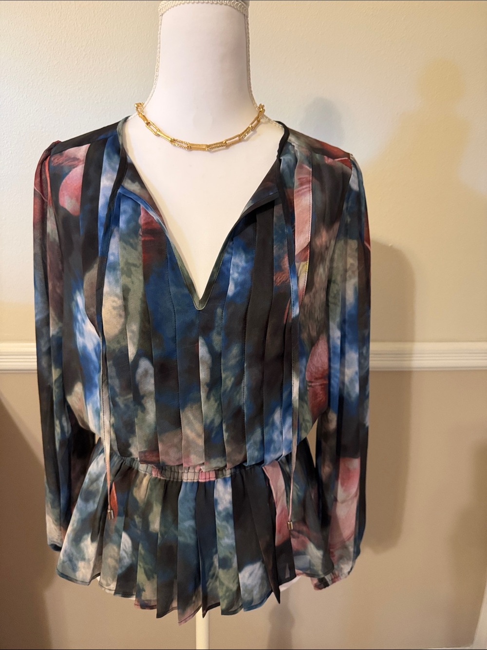 White House Black Market Multi-Color Pleated V-Neck Blouse